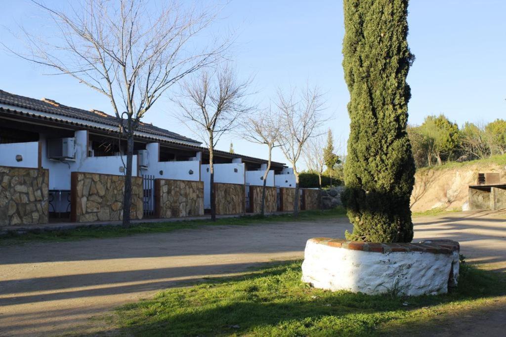 El Pueblo De Leo Hotel Badajoz Eksteriør billede